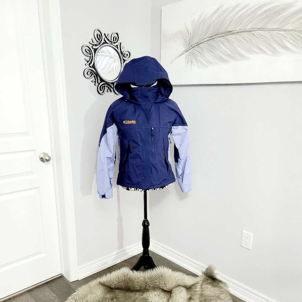 Ladies Columbia Ski Jacket - Medium